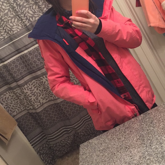 Woman’s winter jacket - Picture 3 of 3